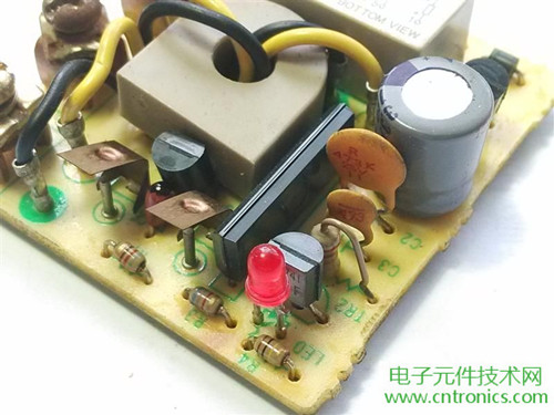漏電保護器拆解：結構有差異，做工不錯