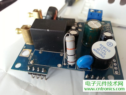 一款觸控開關拆解，做工不錯