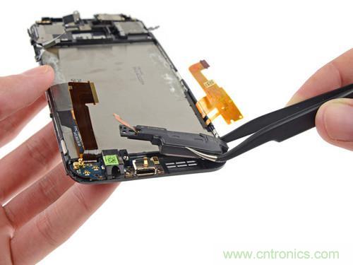牛人強拆!新HTC One(M8)真機精密做工難修理