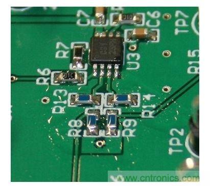  即為殘留過(guò)多數(shù)量焊劑的 PCB。