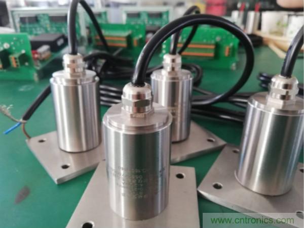 振動傳感器的機電變換原理？主要的分類有哪些？